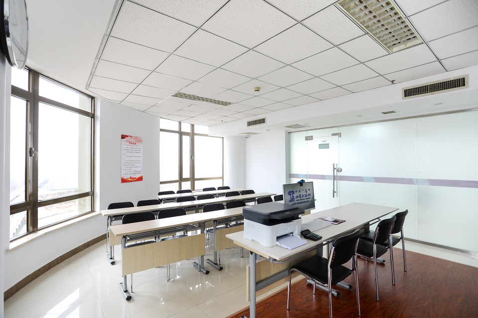 三號(hào)開(kāi)標(biāo)室02